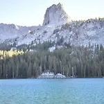 Cozy Condo At Canyon Lodge! Sleeps 8, A Walk To Canyon Lodge