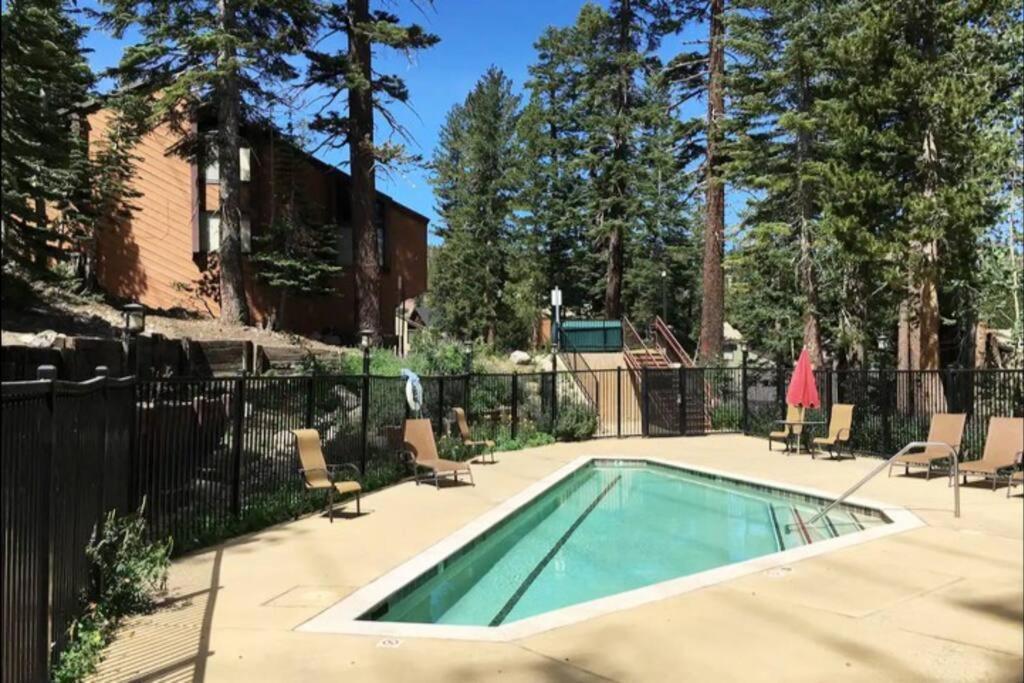 Cozy At Canyon Lodge! Sleeps 8, A Walk To Canyon Hébergement de vacances Mammoth Lakes