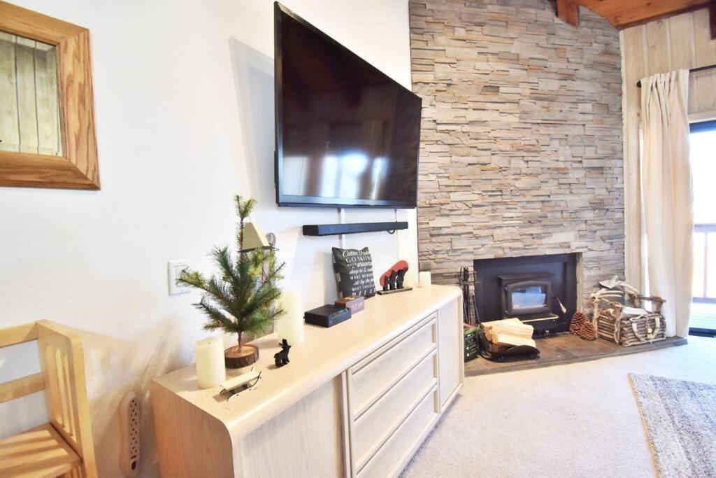 Hébergement de vacances Cozy At Canyon Lodge! Sleeps 8, A Walk To Canyon Mammoth Lakes