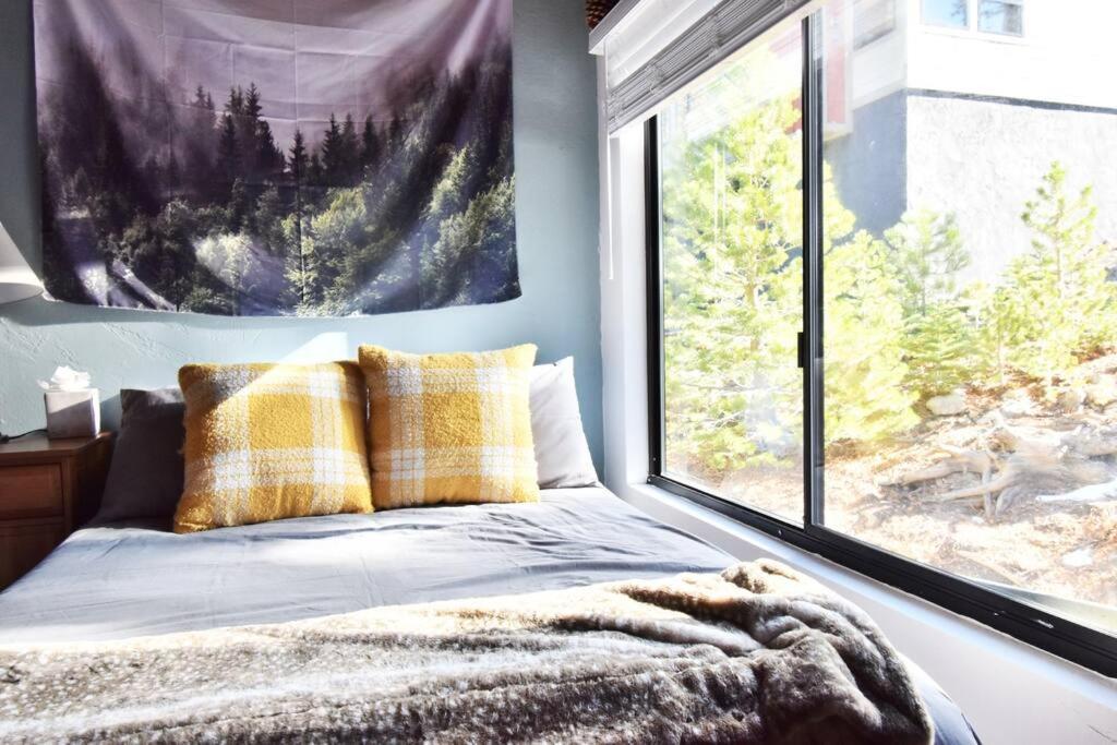 Cozy At Canyon Lodge! Sleeps 8, A Walk To Canyon * Mammoth Lakes
