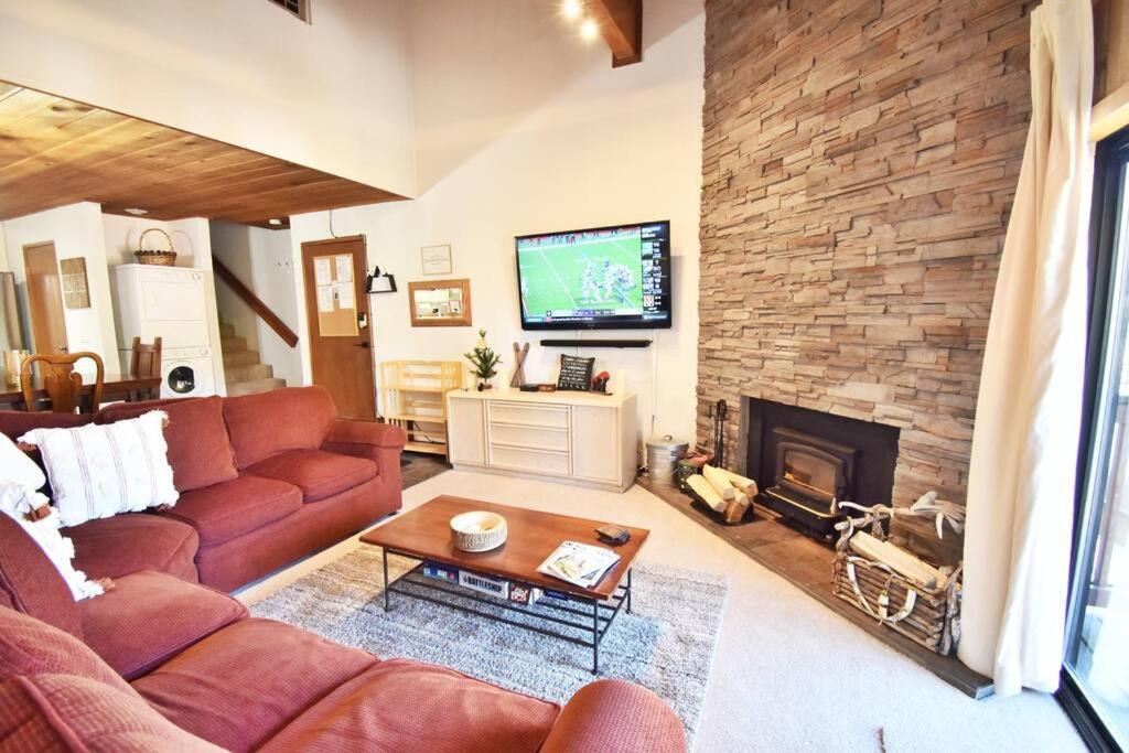 Hébergement de vacances Cozy At Canyon Lodge! Sleeps 8, A Walk To Canyon