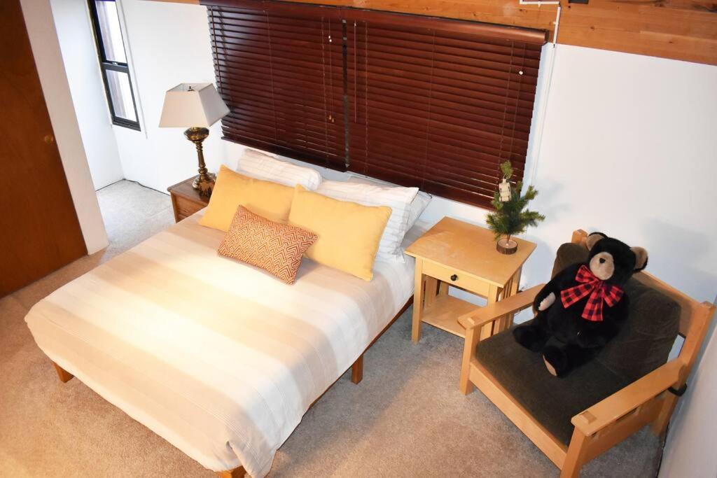 Hébergement de vacances Cozy At Canyon Lodge! Sleeps 8, A Walk To Canyon *